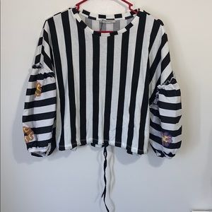 Puff sleeves striped top